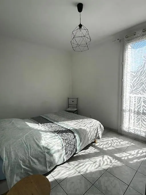 Appartement Avec 3 Chambres Hyeres 0*,
