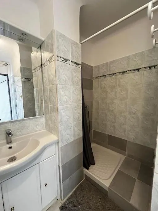 Appartement Avec 3 Chambres Hyeres France