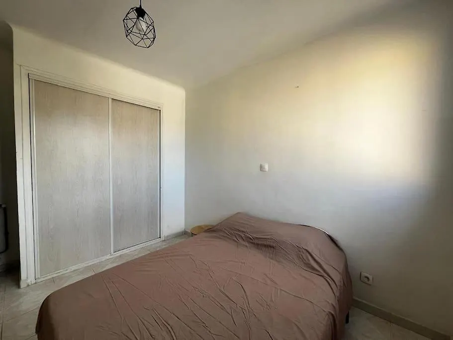 Appartement Avec 3 Chambres Hyeres Apartment